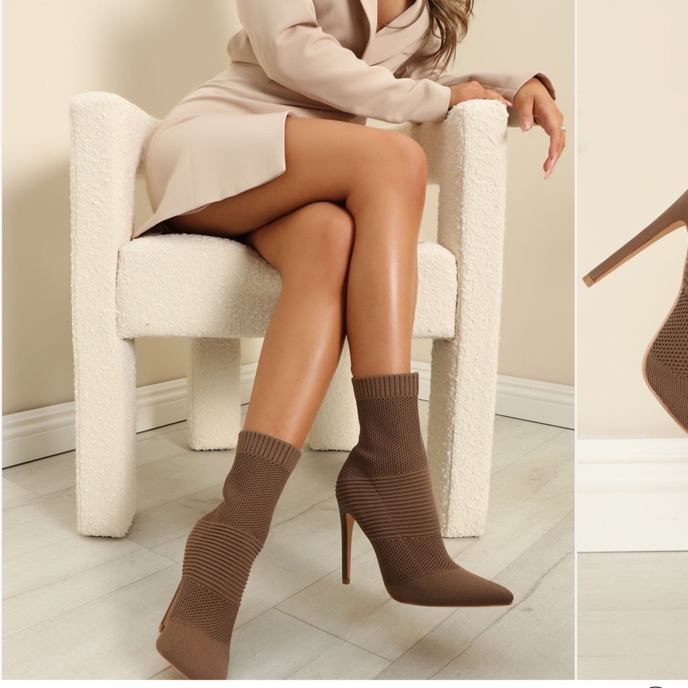 FashionNova Sock Bootie size 9 Mocha